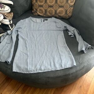 New Directions size small, bell sleeves with bows, stripes EUC
